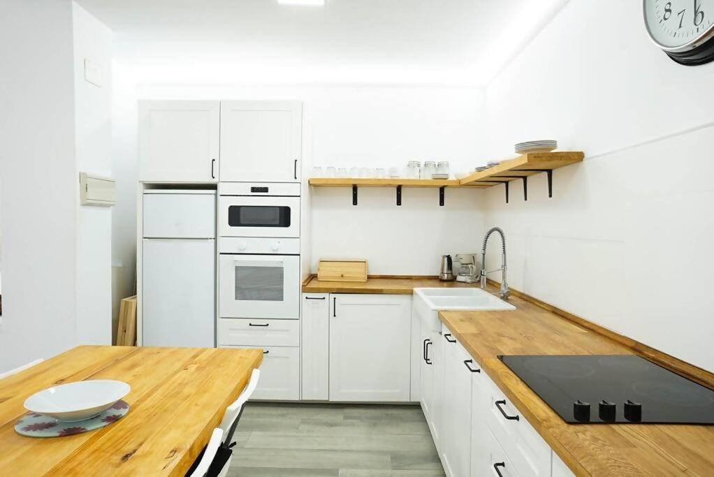 Apartamento Bonito Y Amplio Piso En Con Piscina Benalmádena