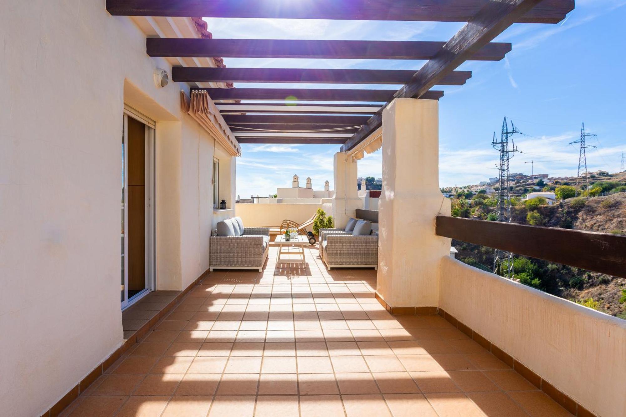 Penthouse Apartment *