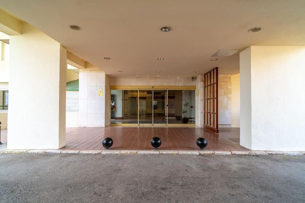 Apartamento A Pie De Playa Con Terraza Y Piscinas * Benalmadena