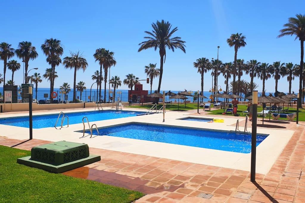 Apartamento A Pie De Playa Con Terraza Y Piscinas Apartment Benalmadena