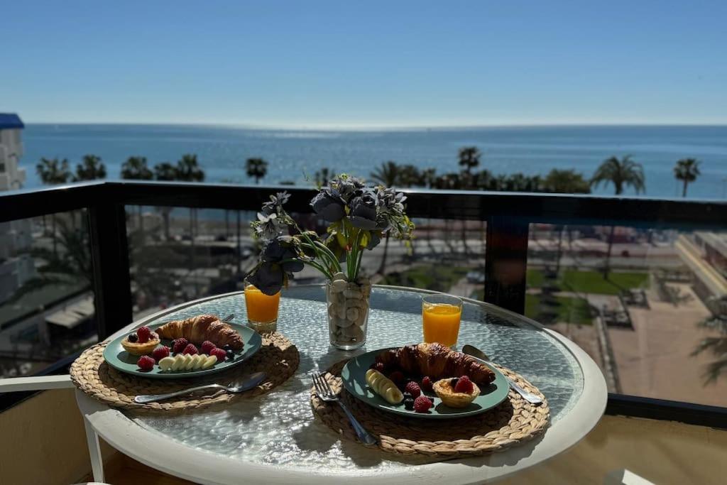 Apartamento A Pie De Playa Con Terraza Y Piscinas *