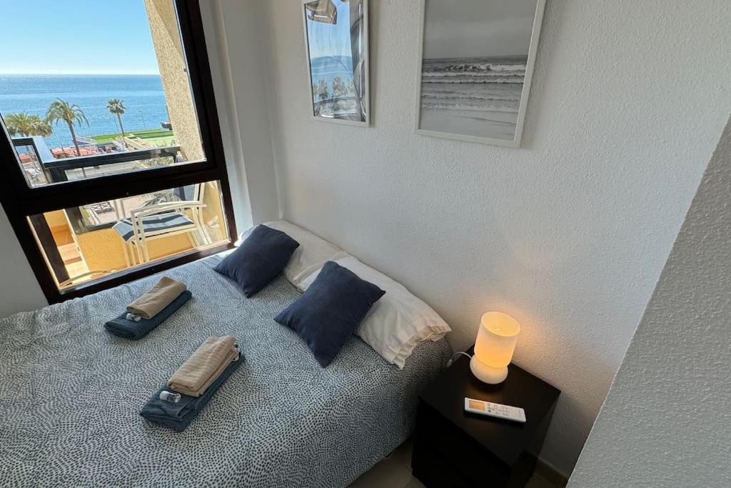 Apartamento A Pie De Playa Con Terraza Y Piscinas * Benalmádena