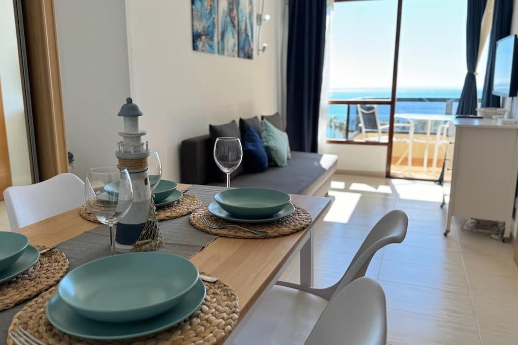 Apartamento A Pie De Playa Con Terraza Y Piscinas