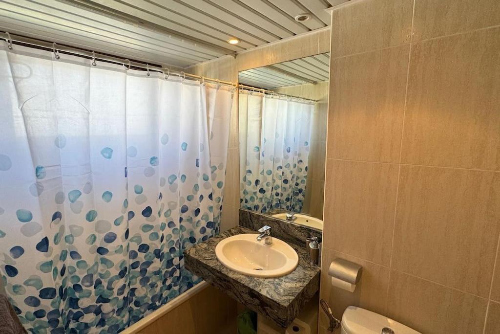 Apartamento A Pie De Playa Con Terraza Y Piscinas Apartment