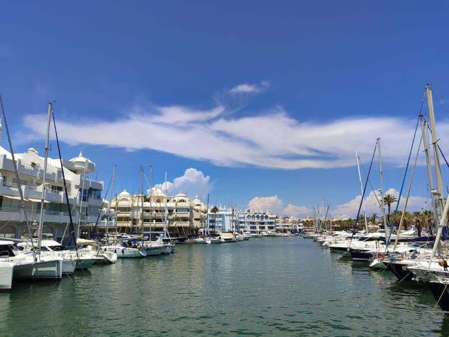 Benalbeach Paradise Apartamento *
