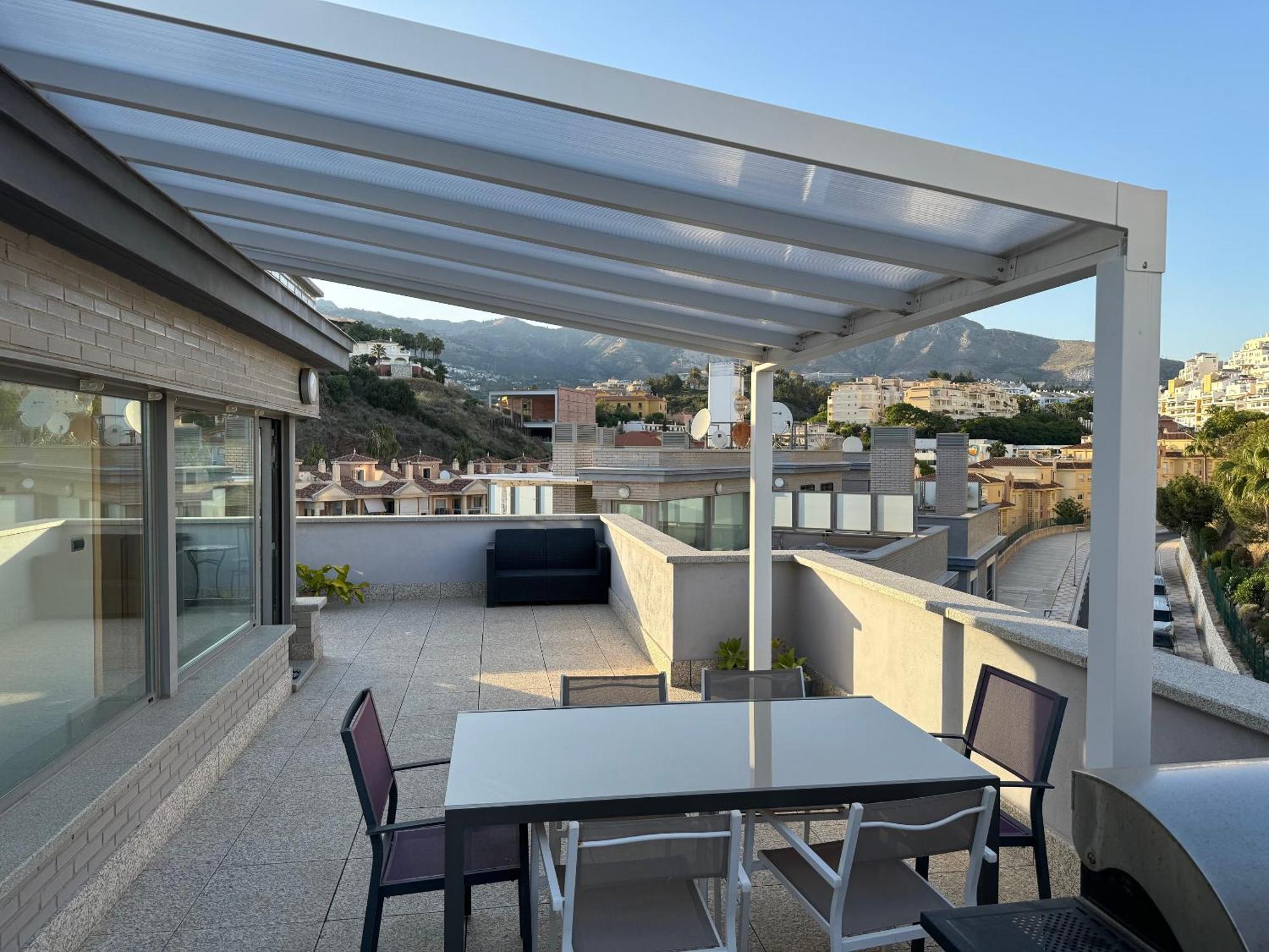 Appartement Brand New Modern 2 Bdrms Duplex Penthouse . Sea Views. 3 Min Walk To Beach! Benalmádena