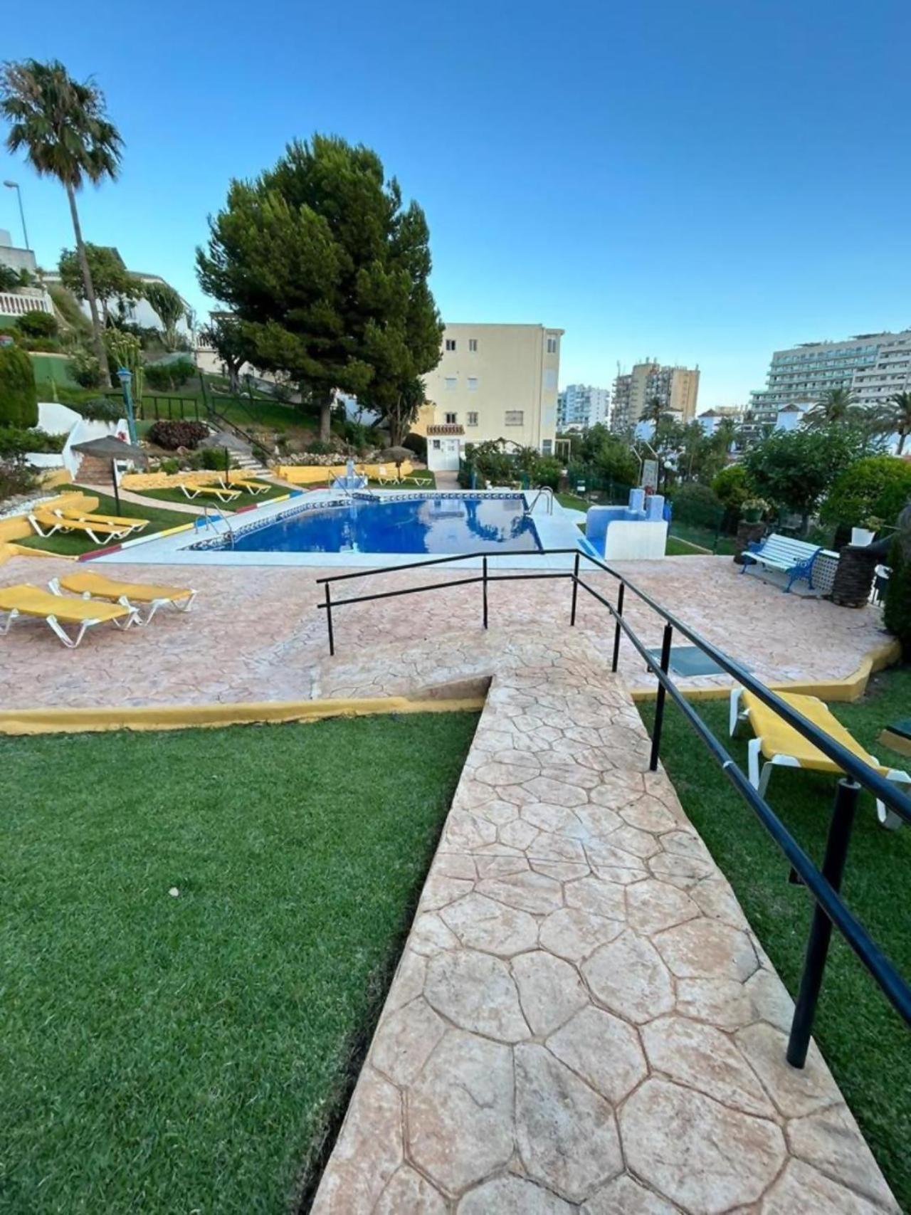 Lomas De Benalmar Piscina Air Parking Andra *