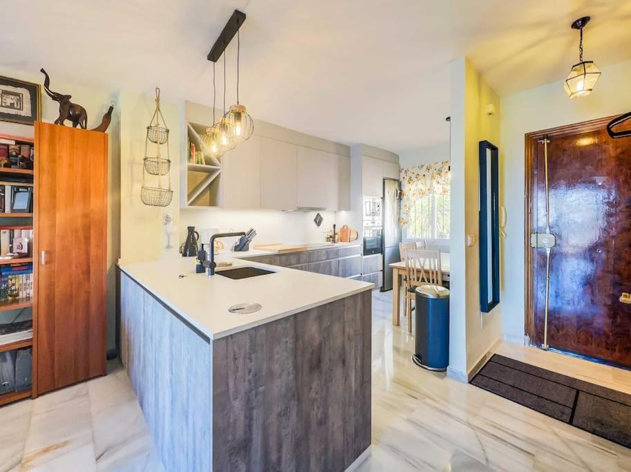 105 - Duplex With Views, Apartment