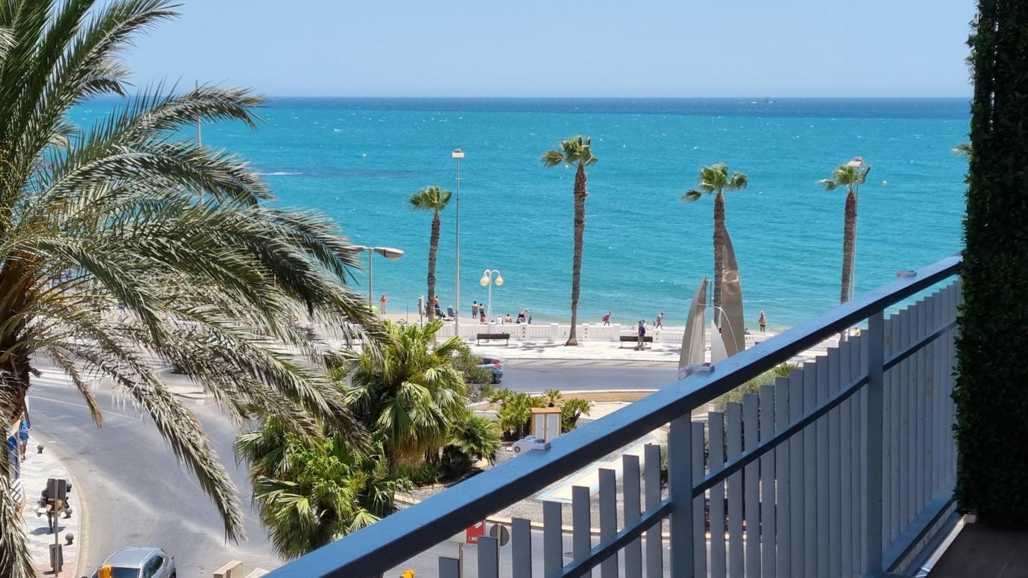 Maite Blue Beachfront