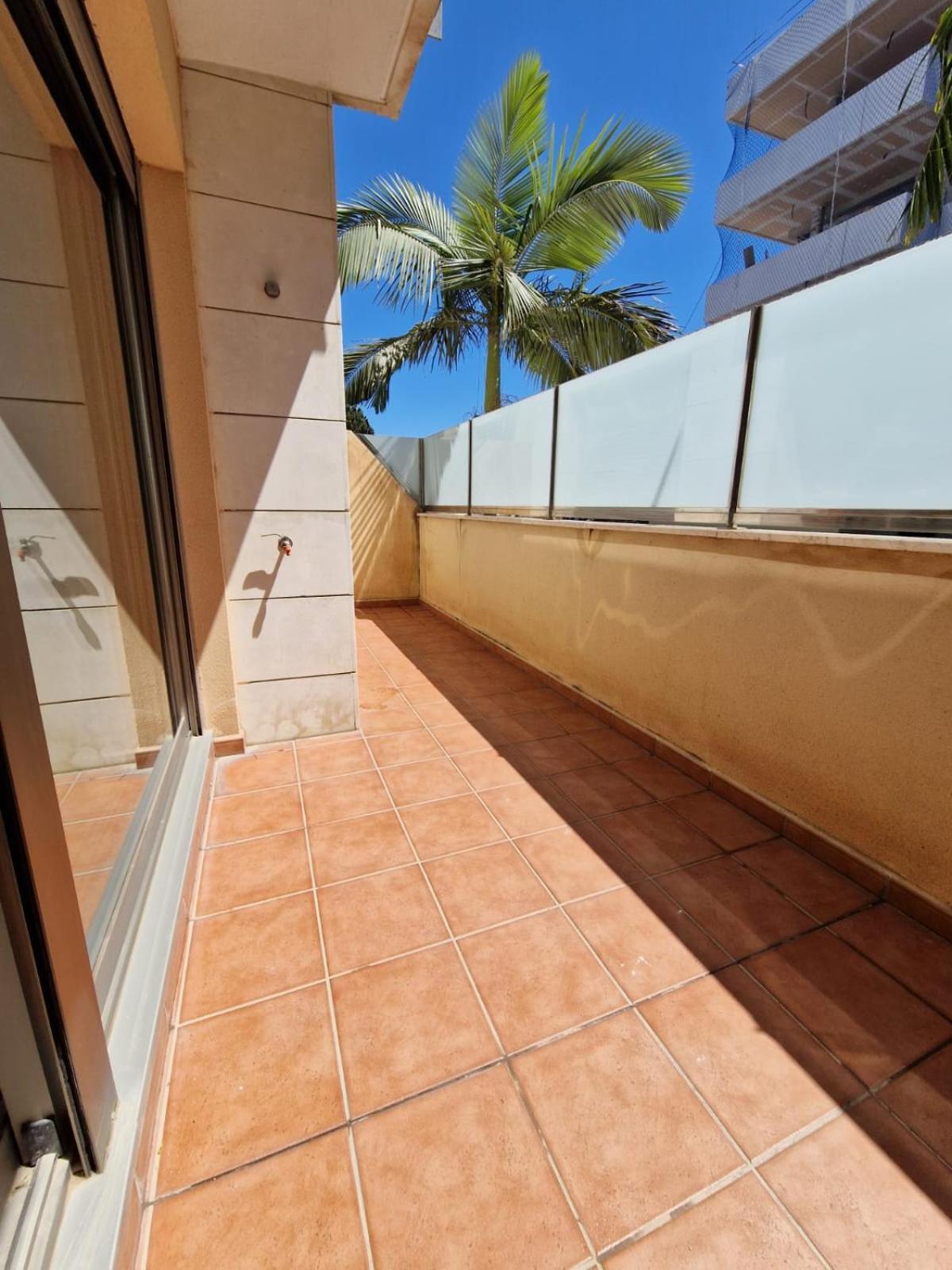 Prime Location, Pool, Beach, Shops, All Nearby Apartment *