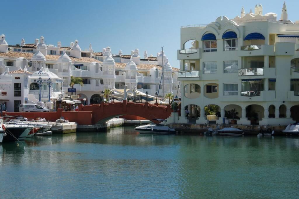 Prime Location, Pool, Beach, Shops, All Nearby *