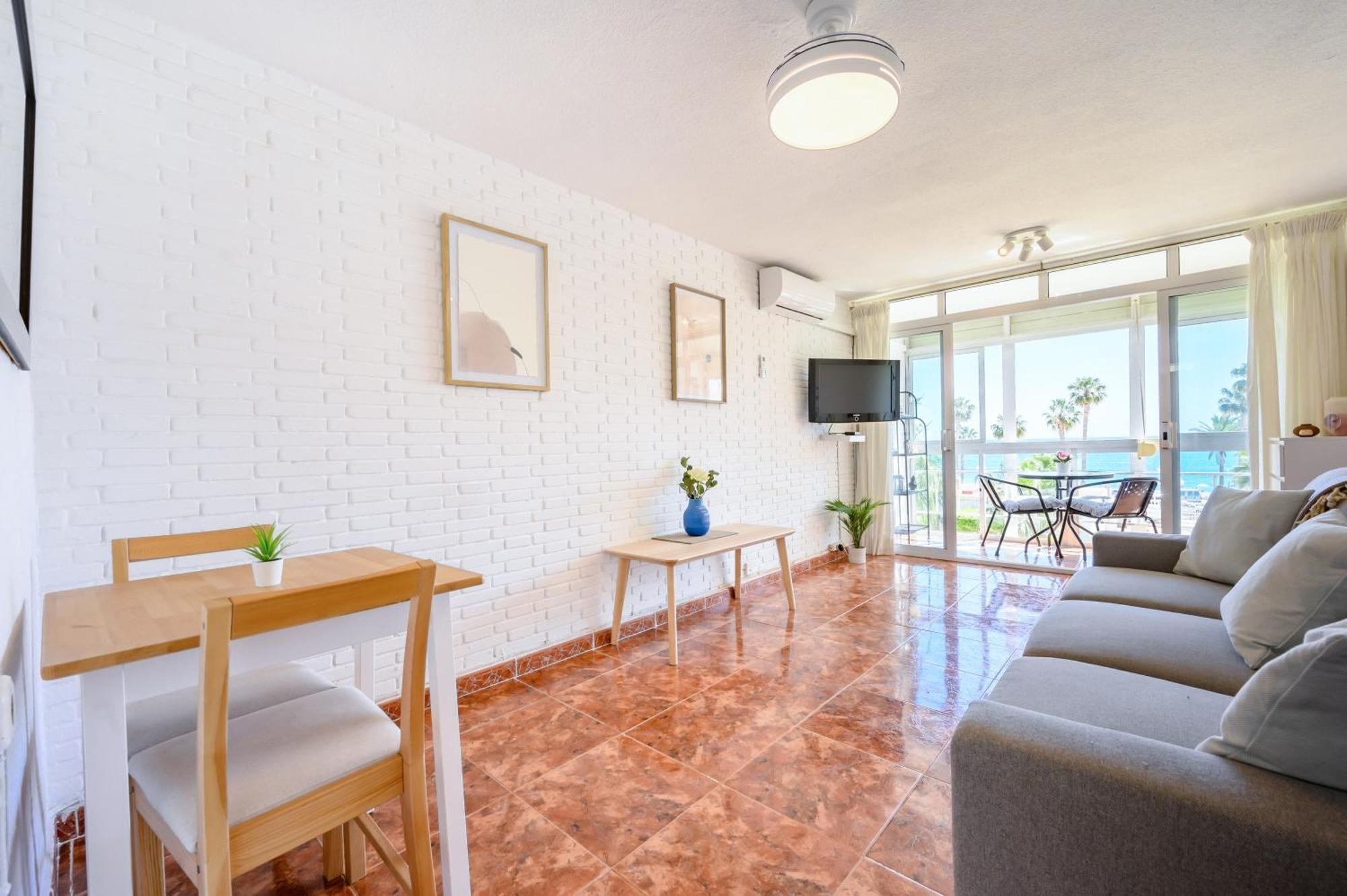 Sea View Apartment *