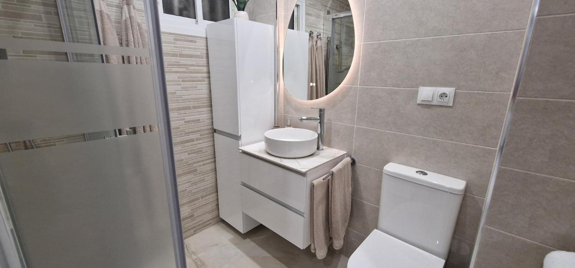 Iris Apartment *