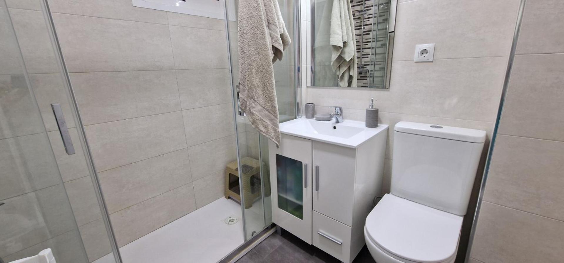 Iris Apartment *