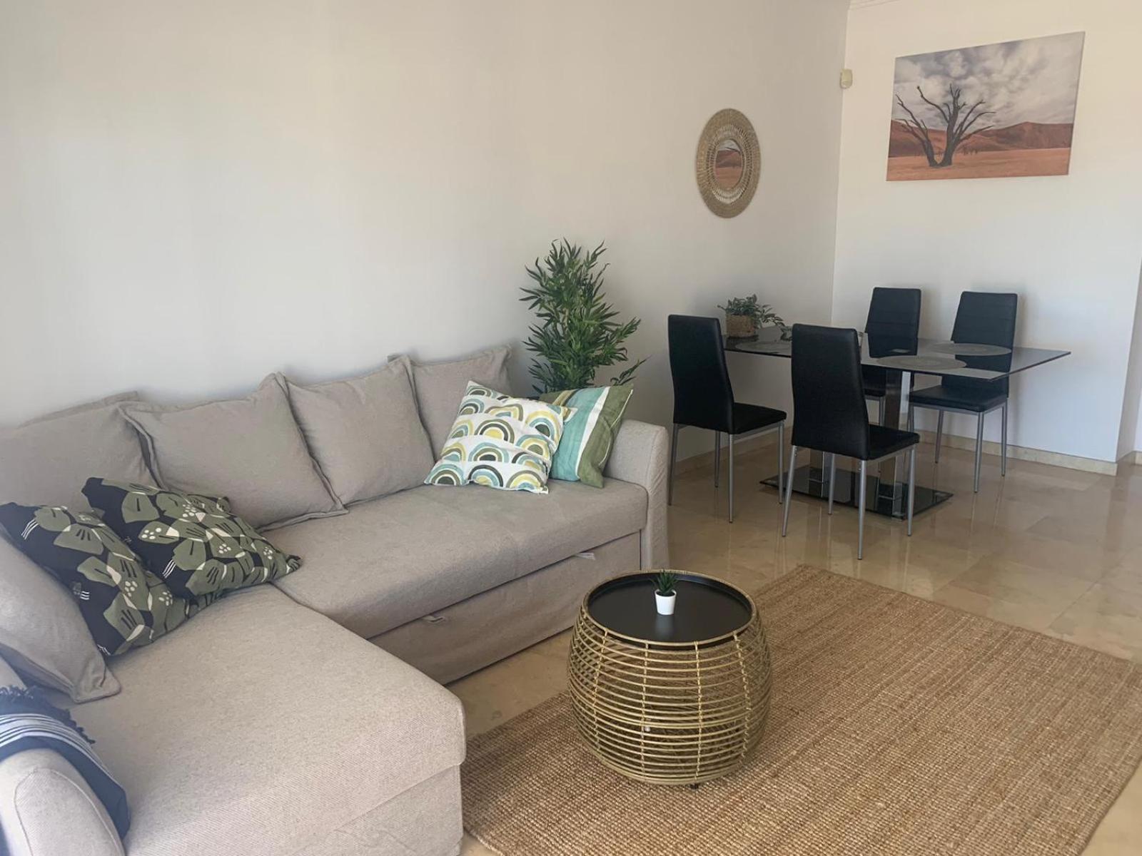 Bilbil 2 Bedr- Pool, Tennis, Golf W Garage Apartment Benalmadena