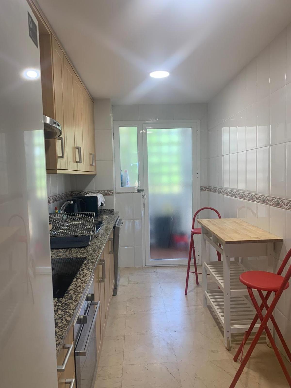 Bilbil 2 Bedr- Pool, Tennis, Golf W Garage *