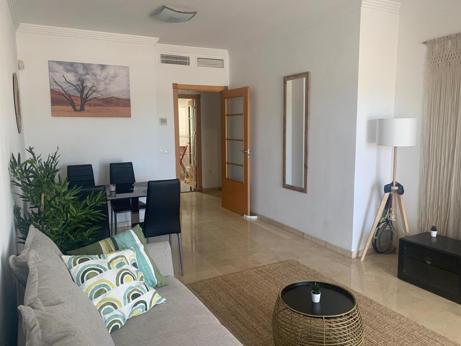 Bilbil 2 Bedr- Pool, Tennis, Golf W Garage Apartment Benalmadena
