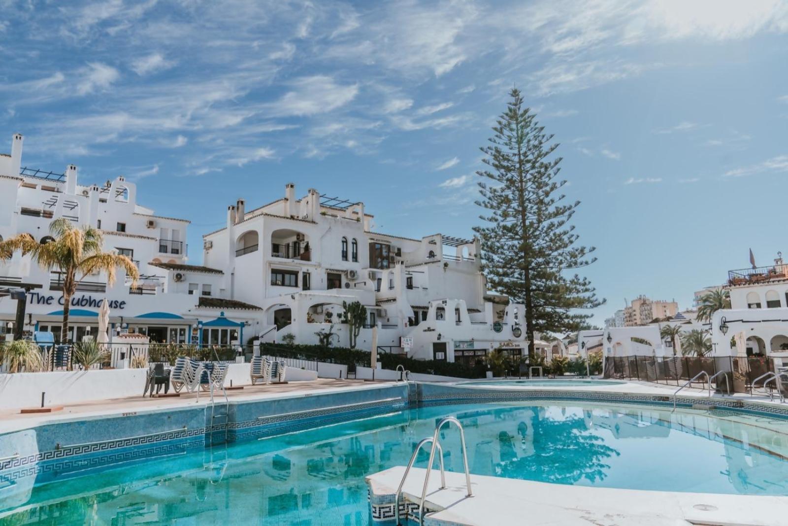 Pueblo Evita Piscina Y Bar * Benalmadena