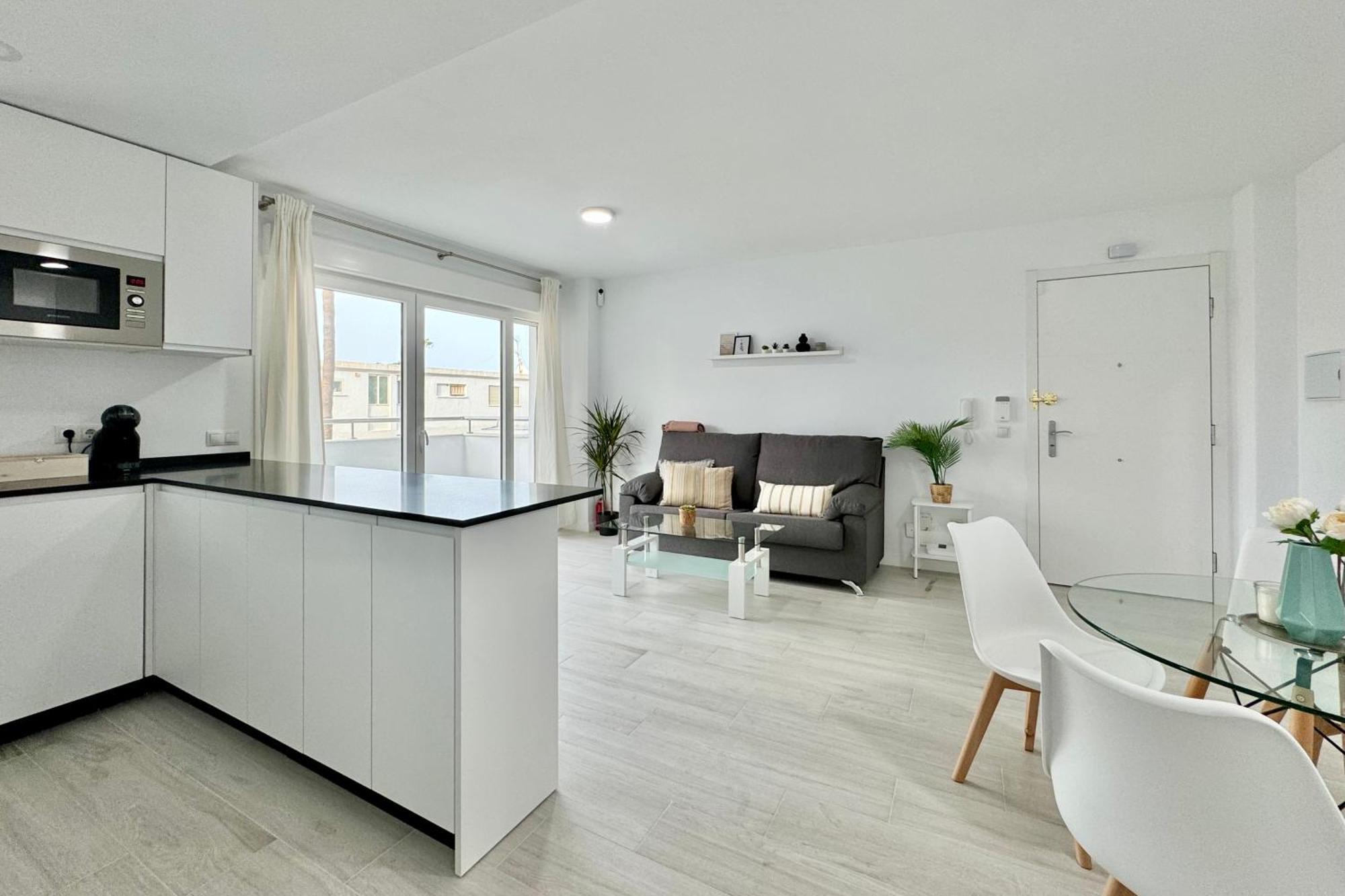 En 1ª Linea De Playa, Piscina Y Parking Apartment