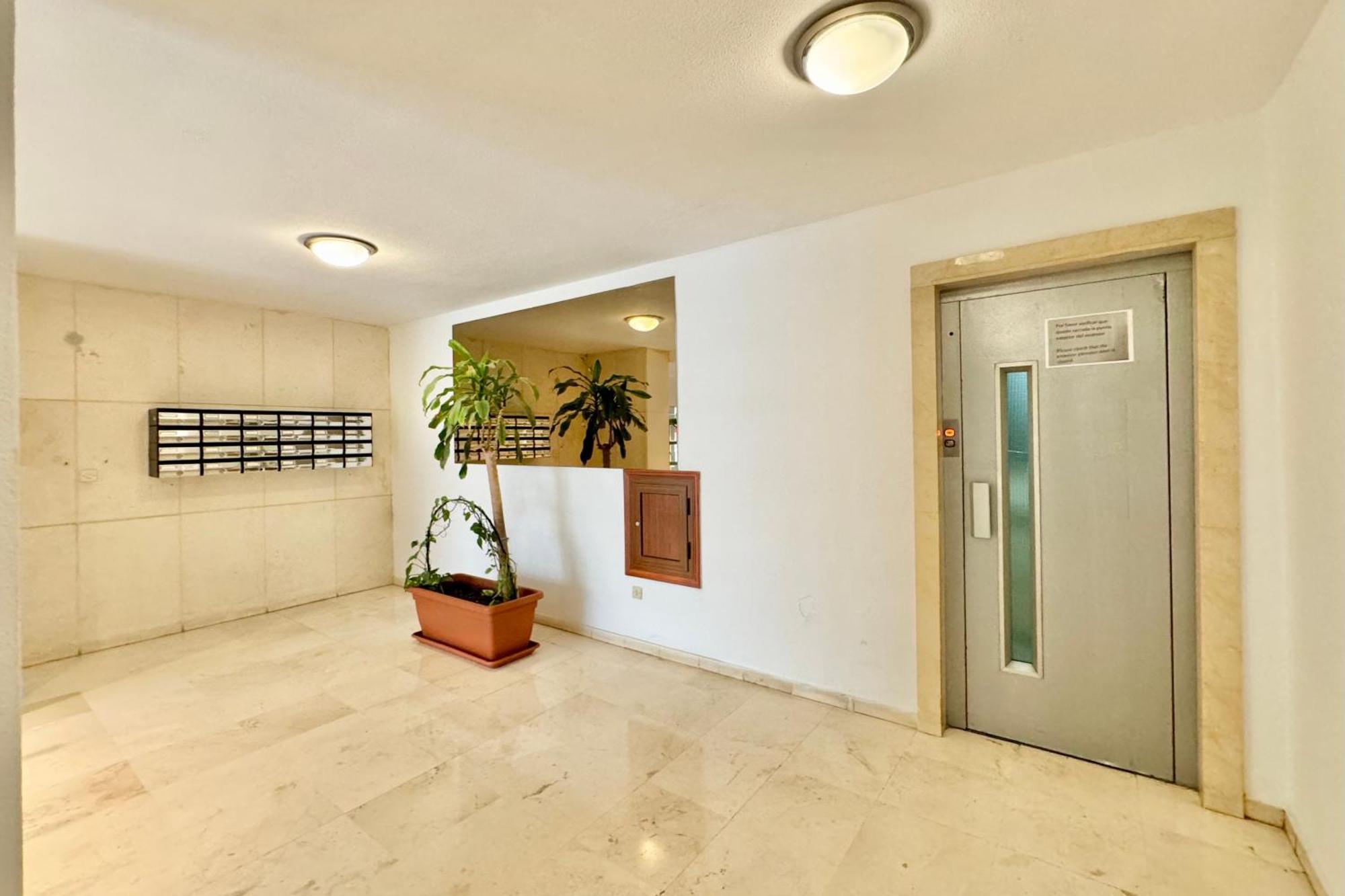Apartment En 1ª Linea De Playa, Piscina Y Parking