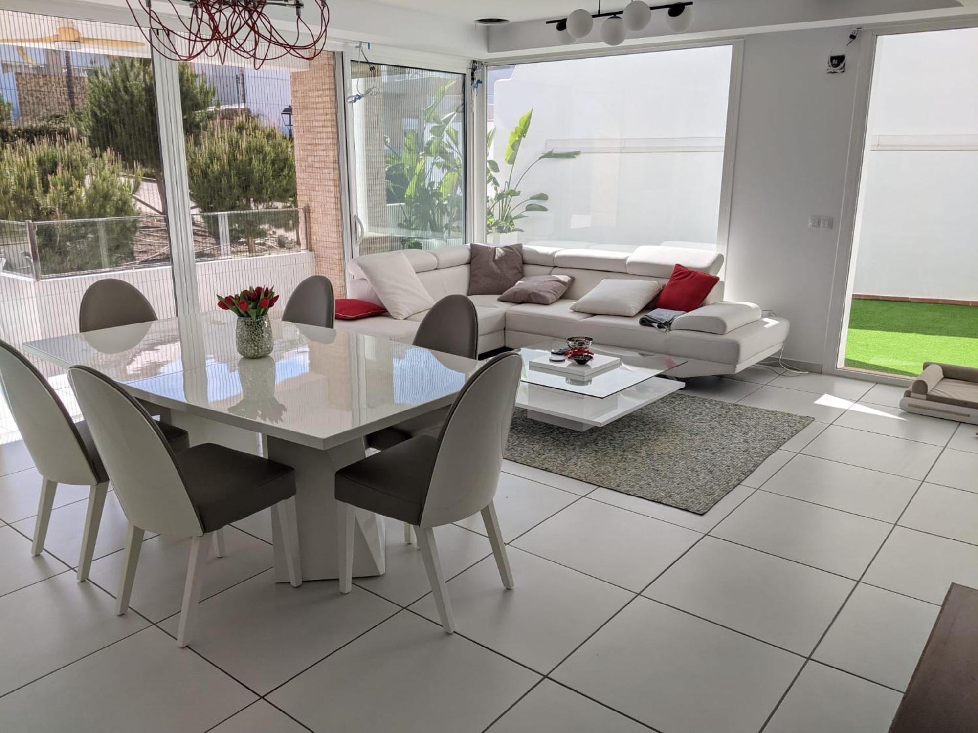 Chic Escape, 5 Modern Villa *