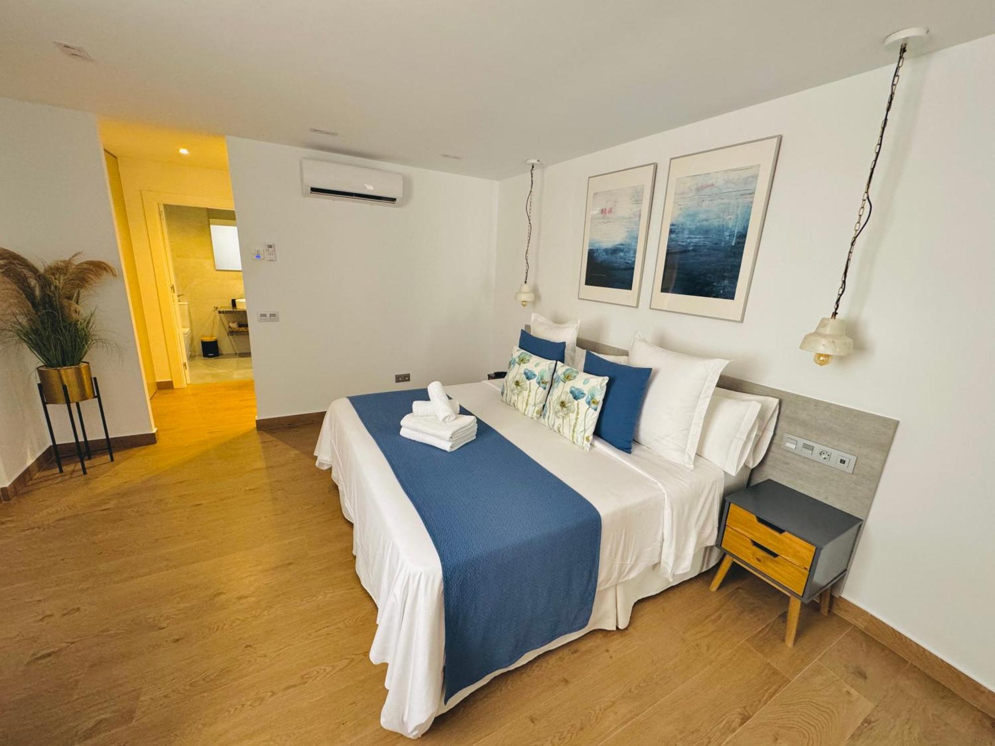 Aparthotel Pueblo Evita Premium