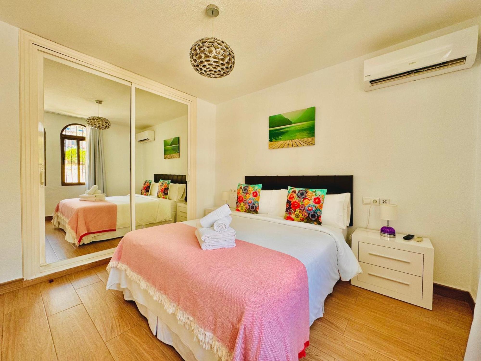 Aparthotel Pueblo Evita Premium