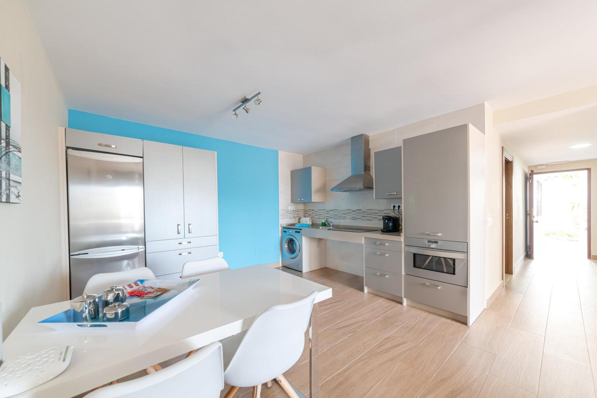Aparthotel Pueblo Evita Premium