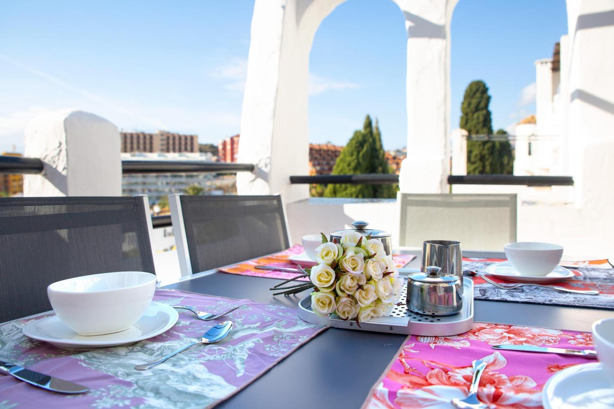 Aparthotel Pueblo Evita Premium Benalmadena