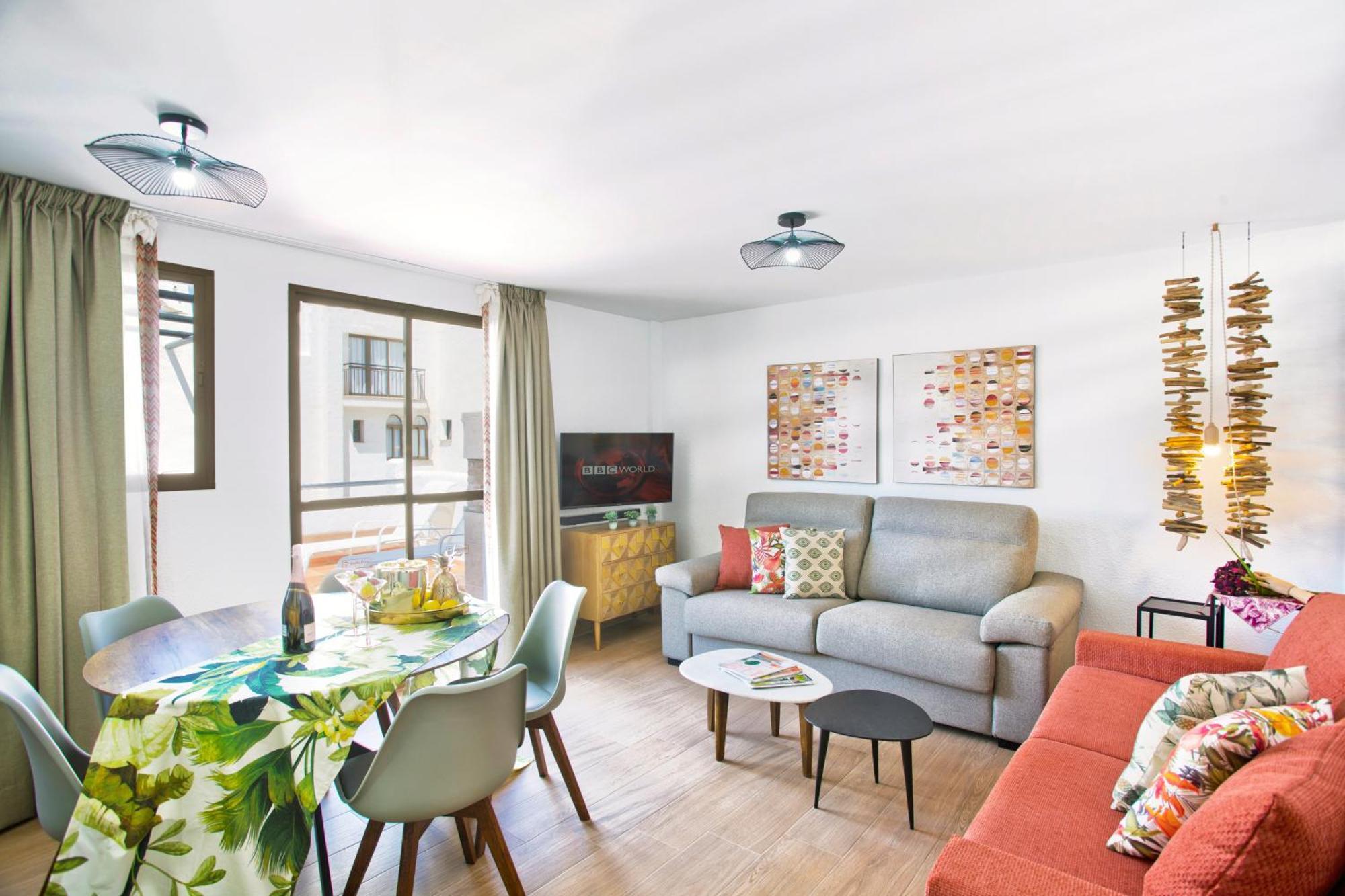 Aparthotel Pueblo Evita Premium *