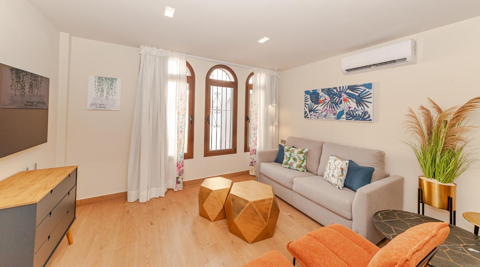 Aparthotel Pueblo Evita Premium *