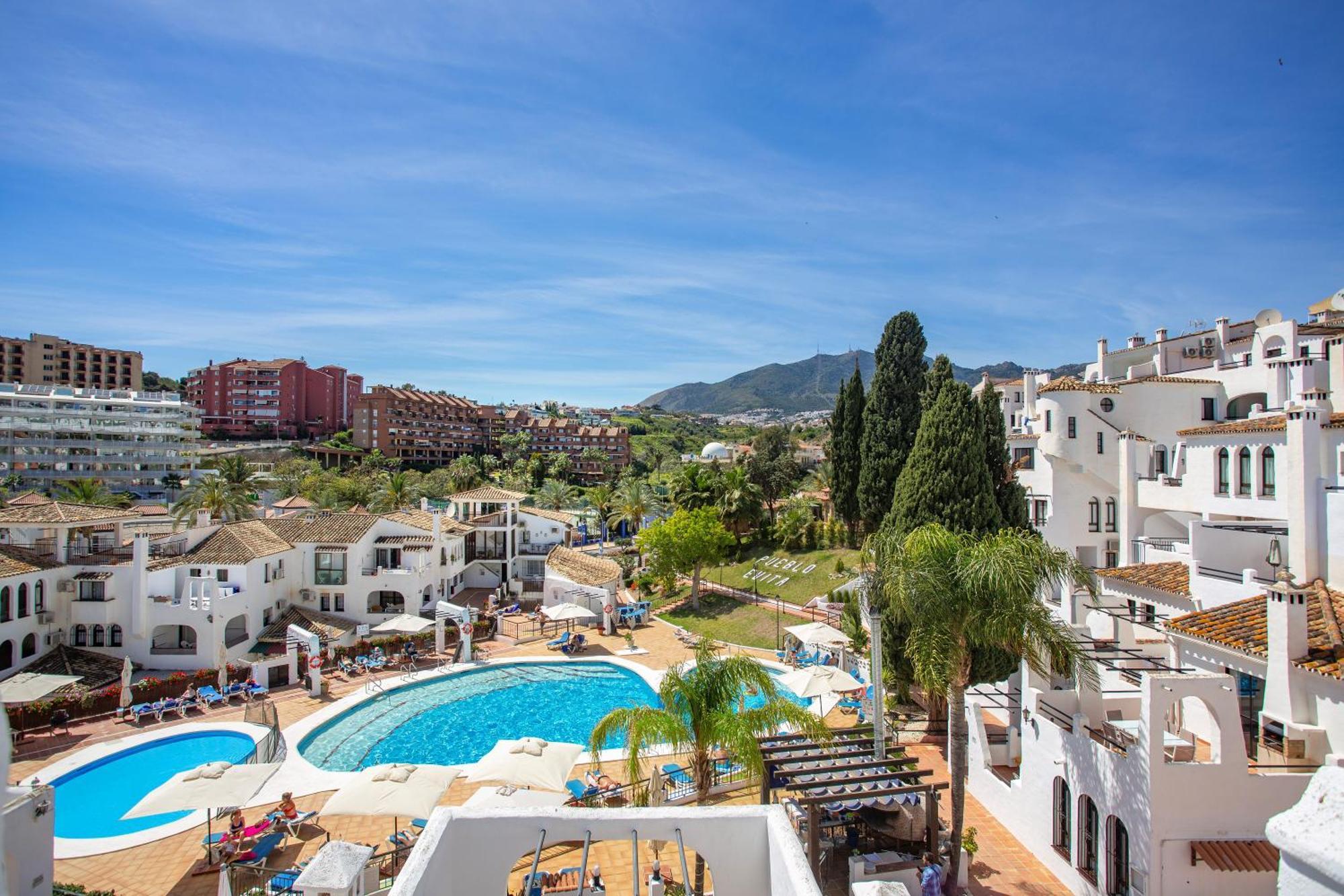 Aparthotel Pueblo Evita Premium *