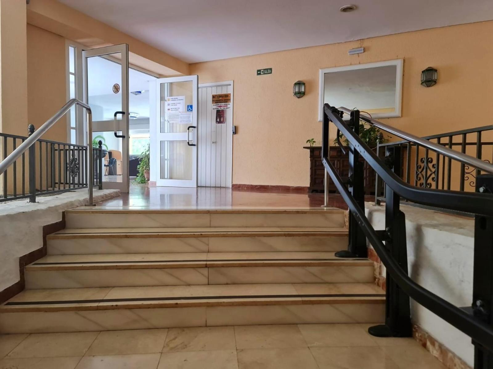 Estudio Aguila Prive Aceptamos Mascotas Benalmádena