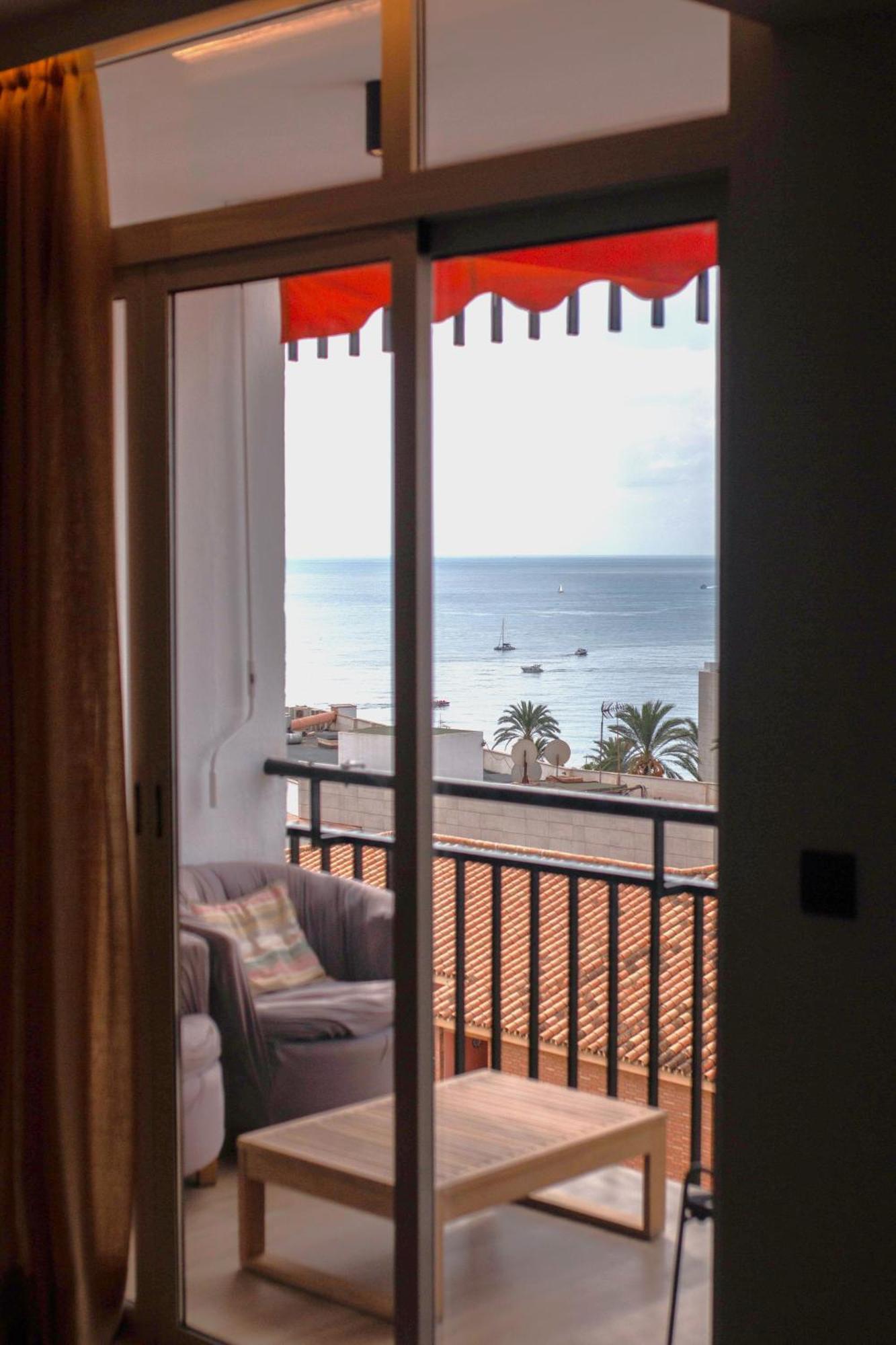Con Vistas Al Mar Cerca Del Puerto