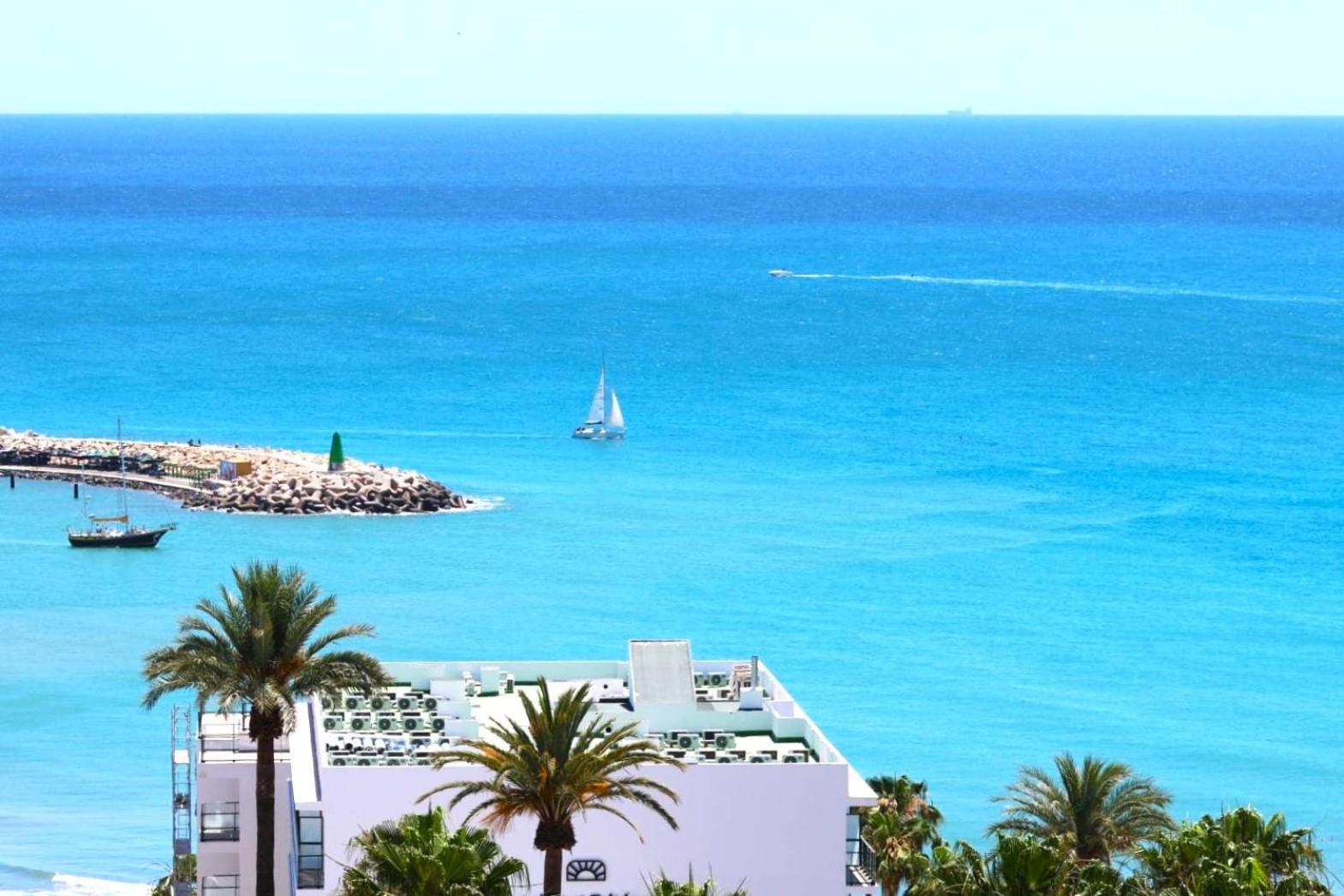 Con Vistas Al Mar Cerca Del Puerto Benalmádena
