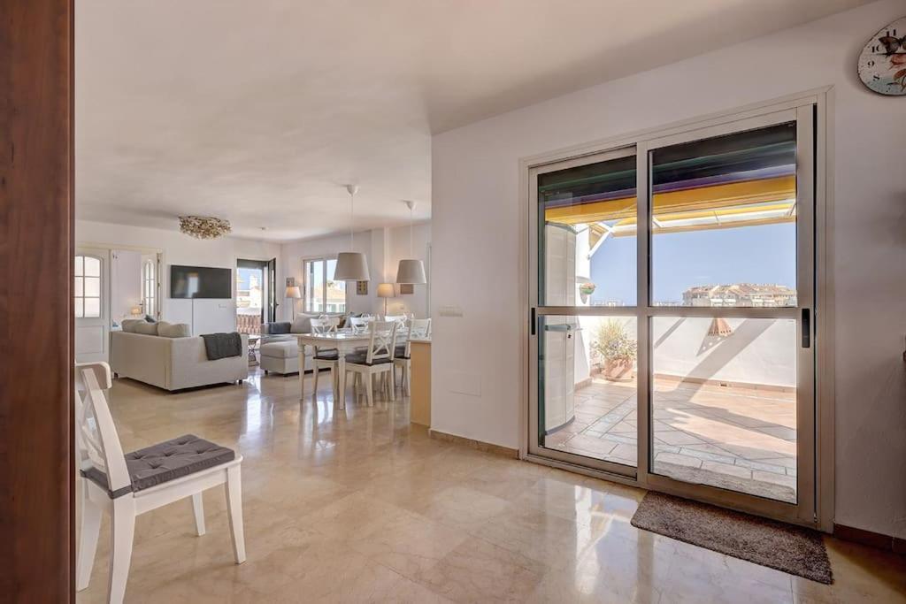 Spacious Penthouse With Spectacular Sea Views! Benalmádena