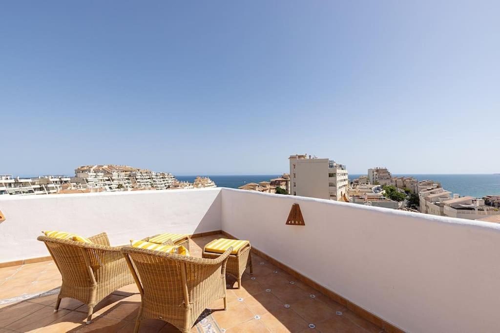Spacious Penthouse With Spectacular Sea Views! *