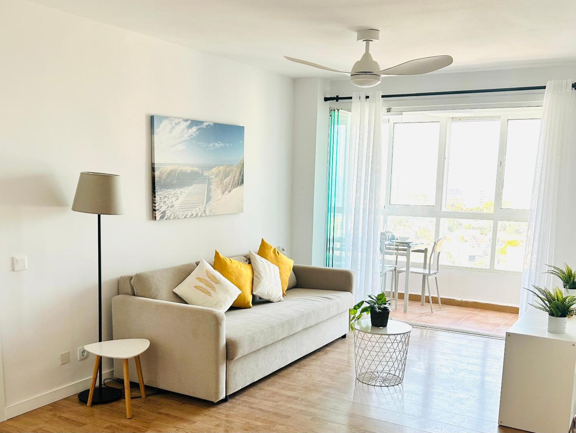 Puerto Marina Apartment