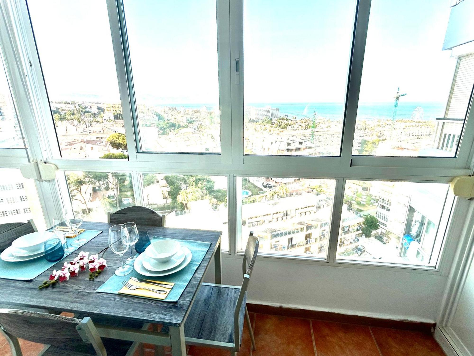 Puerto Marina Apartment