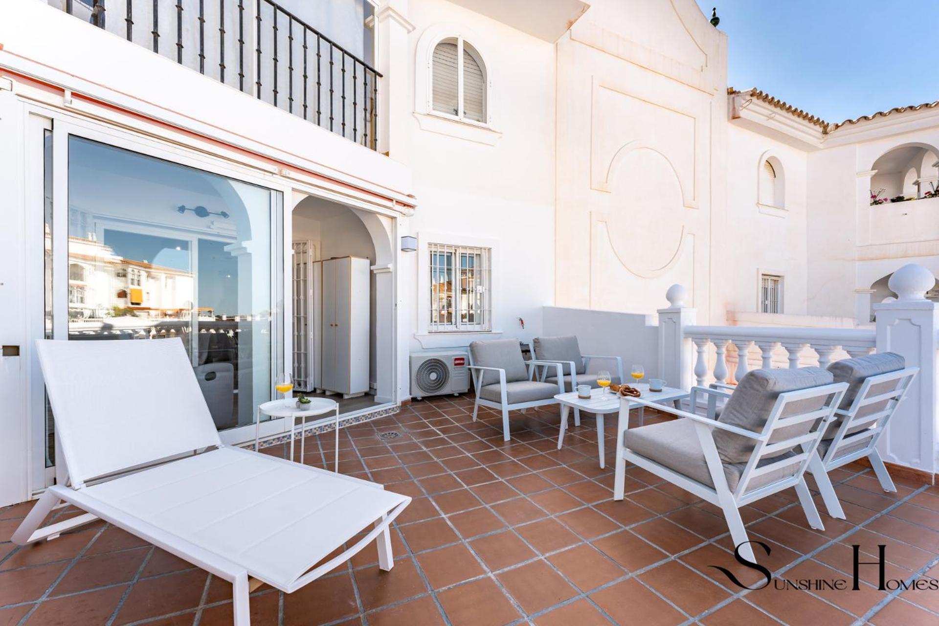 Apartment Fancy 2br Retreat Pool Parking, Wonderful Views Benalmadena