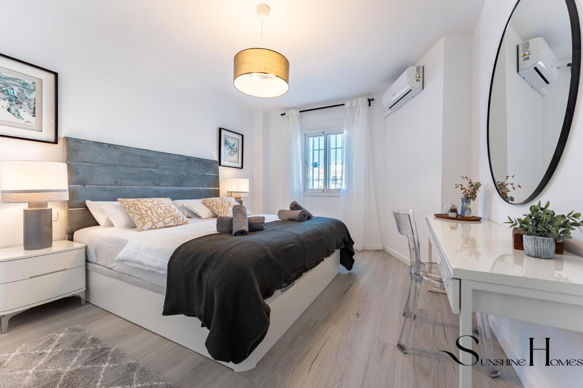 Fancy 2br Retreat Pool Parking, Wonderful Views Apartment *