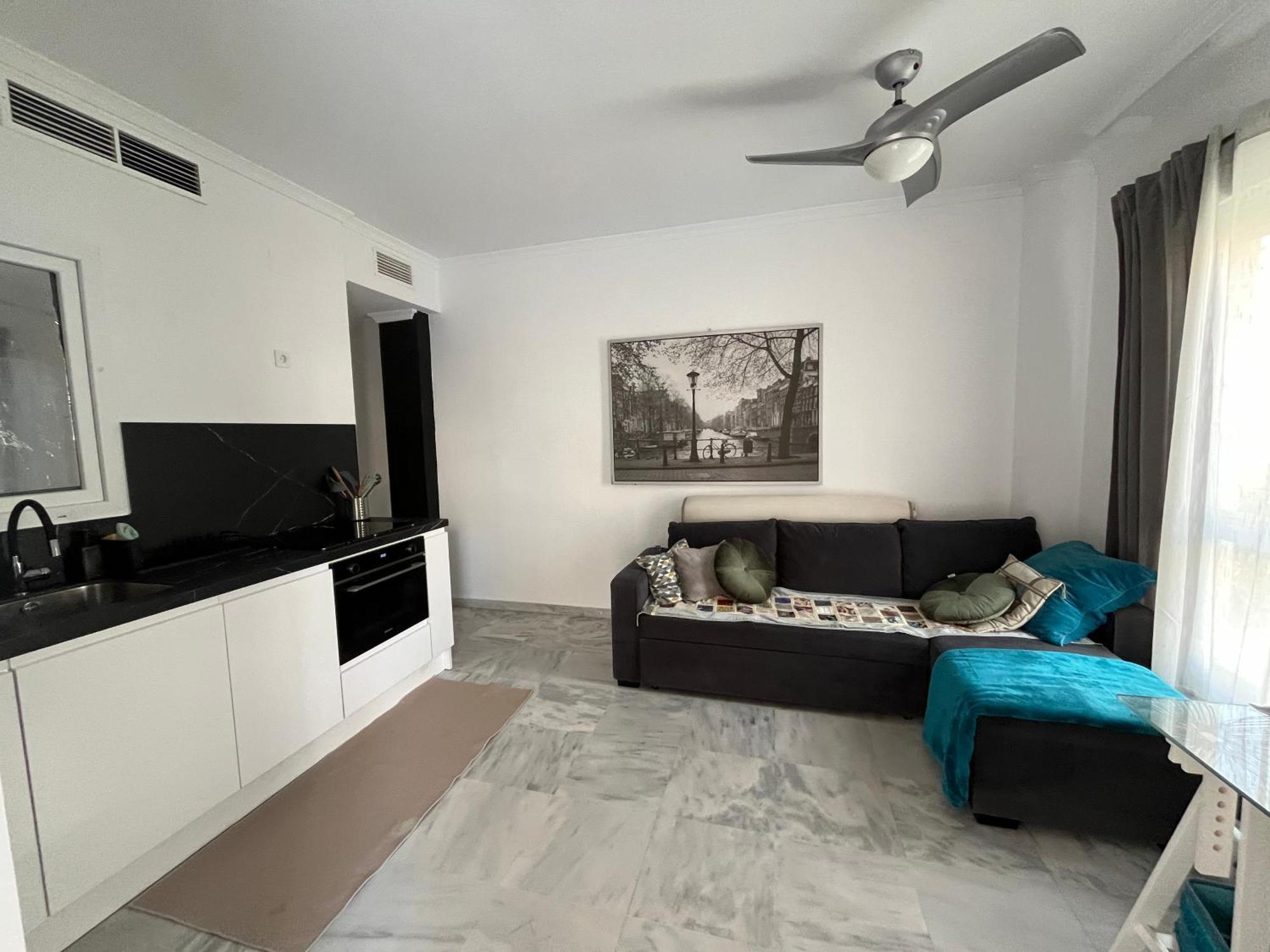 Piso En Zona Tranquila De - Torrequebrada Golf Benalmadena