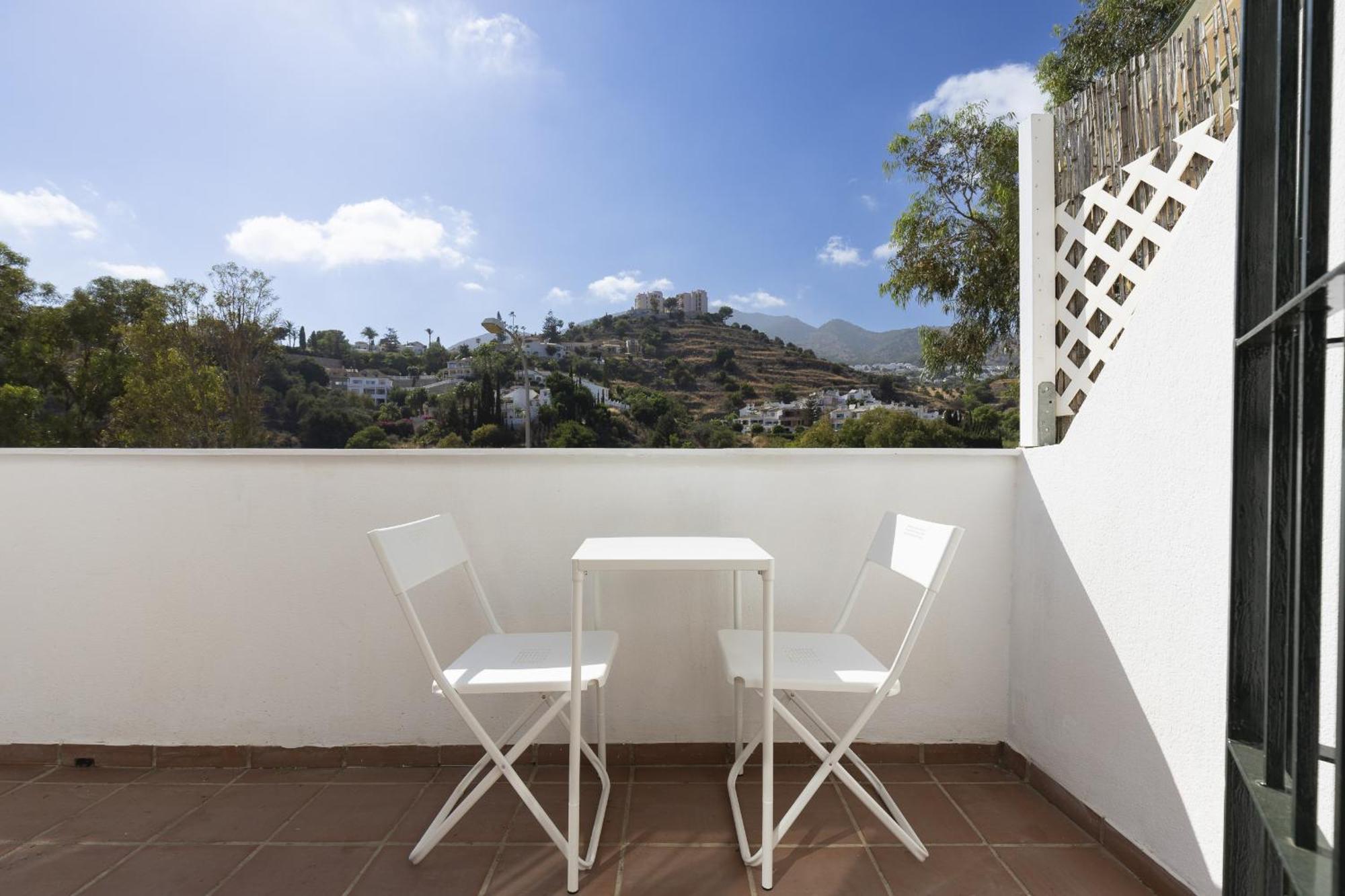 Apartment Charming 2-bedroom With Terraces & Pool In Torrequebrada Benalmadena