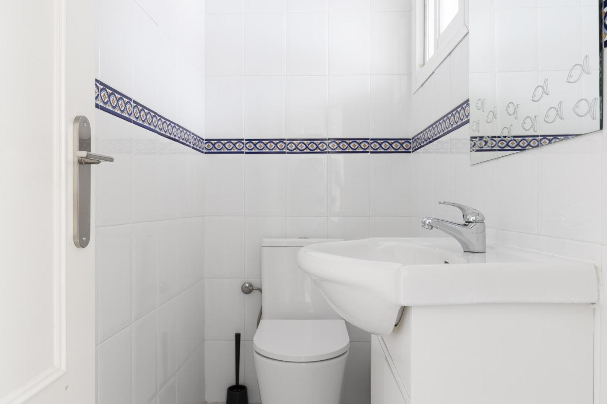 Charming 2-bedroom With Terraces & Pool In Torrequebrada Apartment *