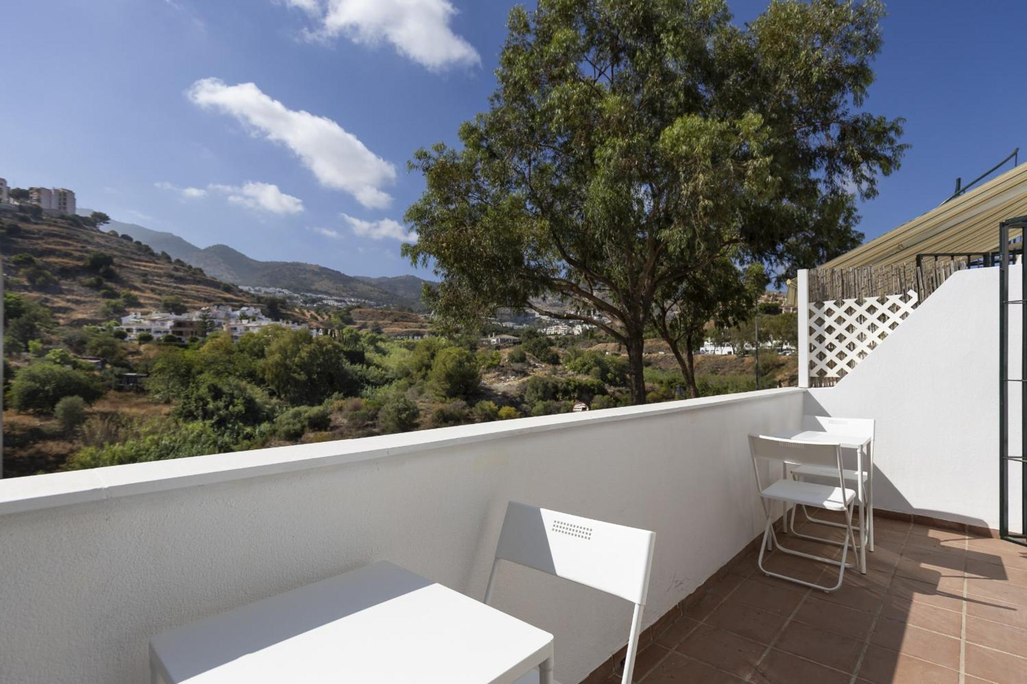 Charming 2-bedroom With Terraces & Pool In Torrequebrada Apartment Benalmadena
