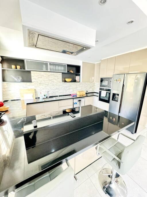 Apartment Flat Terrace & Bbq *