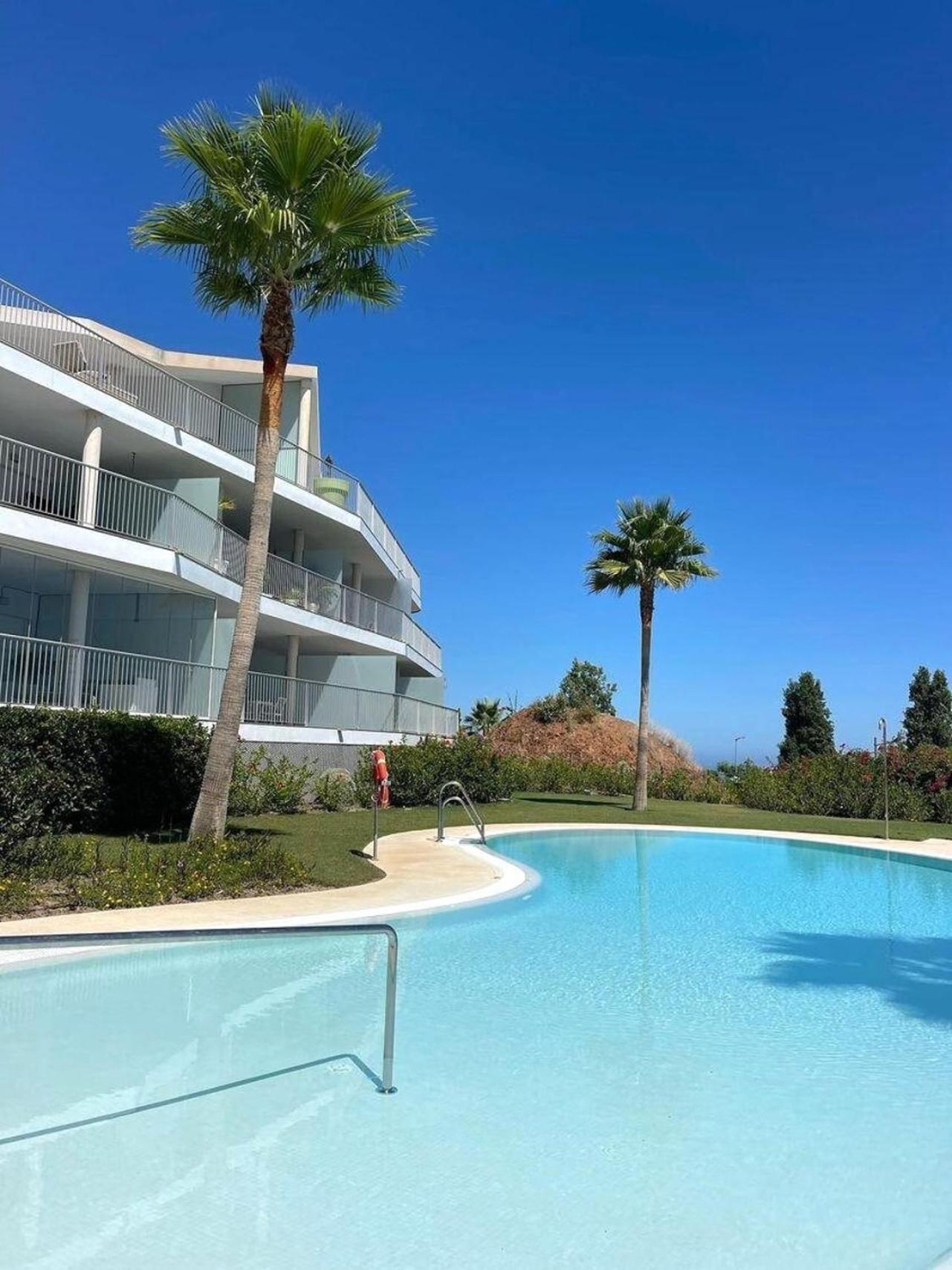 Luxury With Sea View Apartment