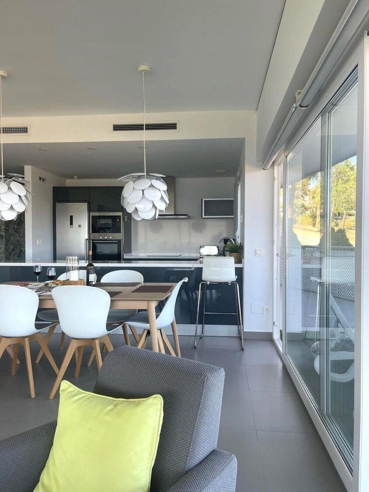 Luxury With Sea View Apartment