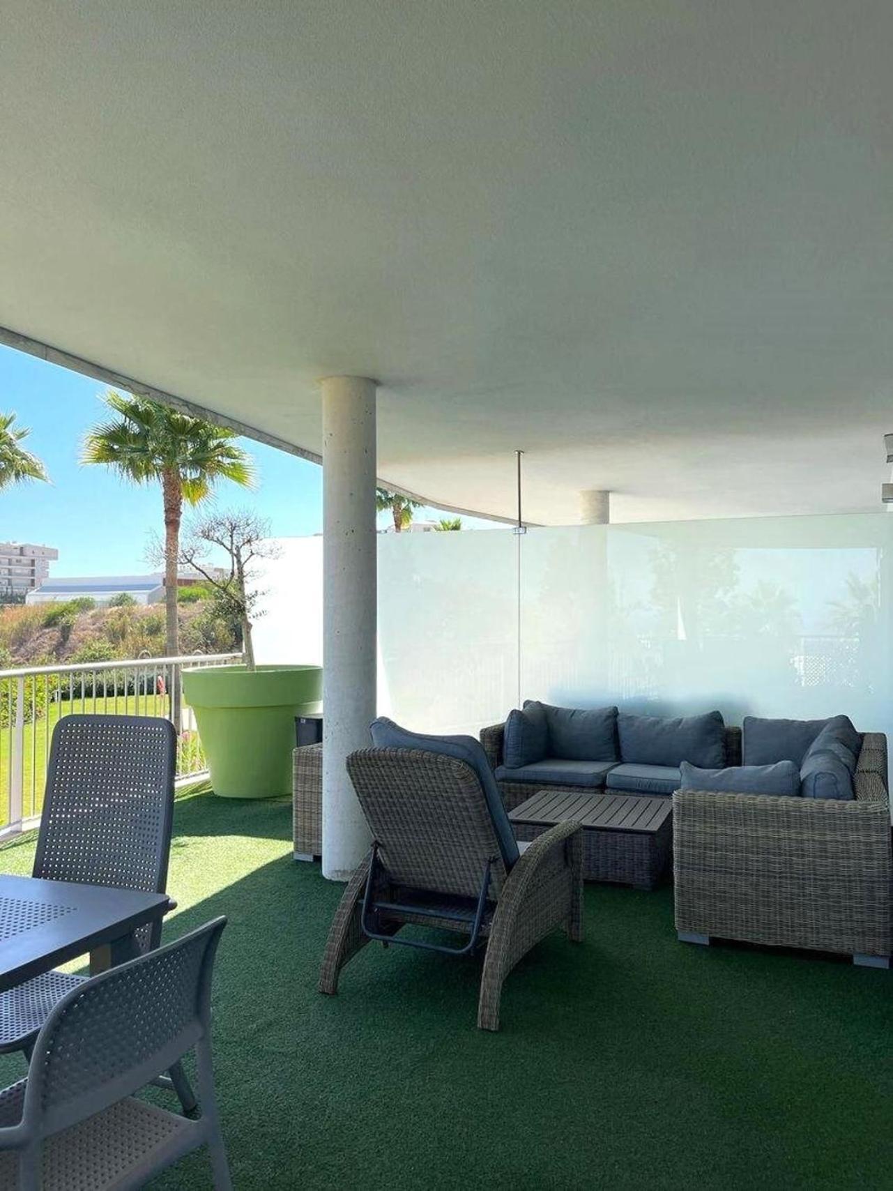 Luxury With Sea View Apartment *