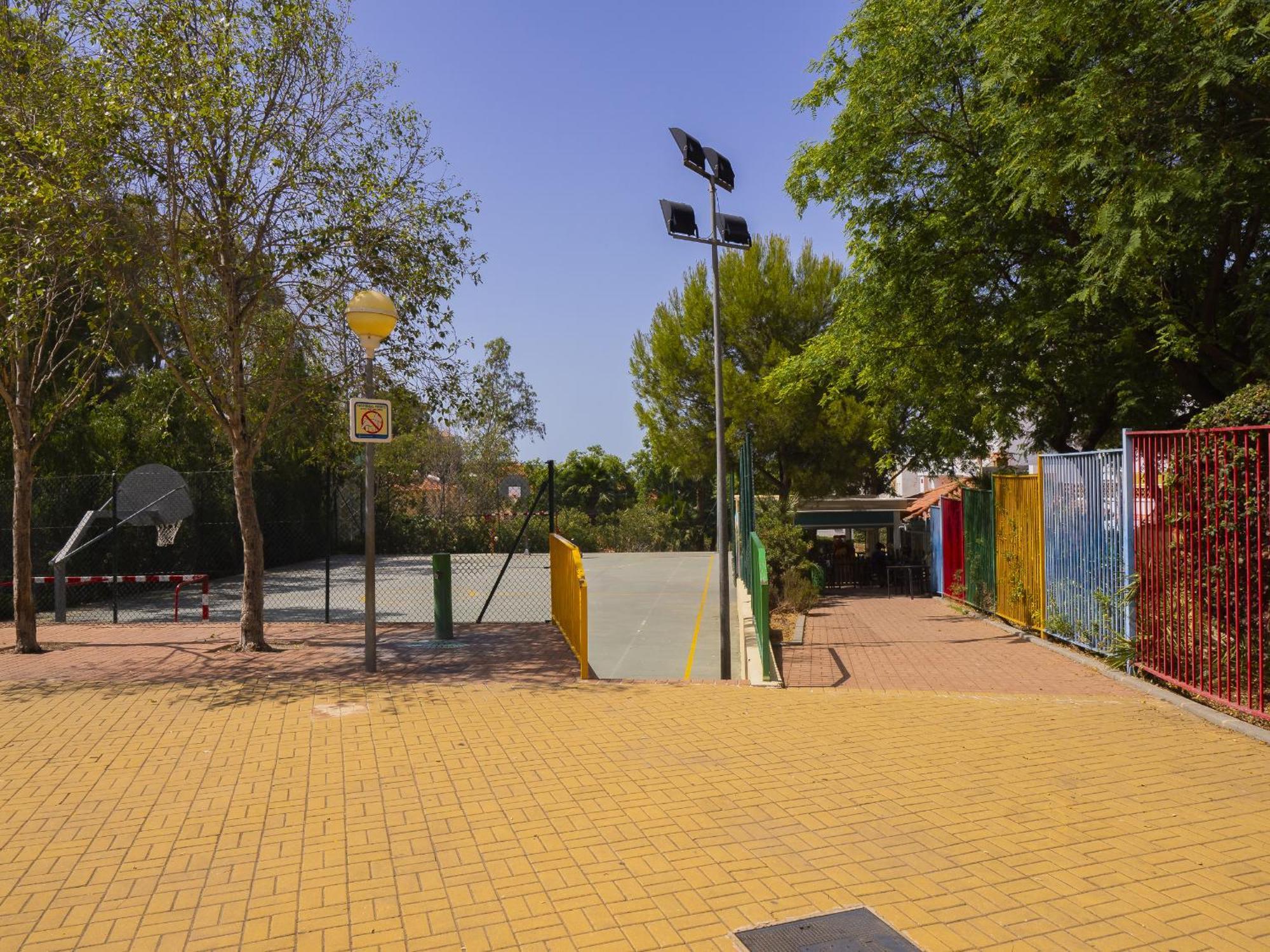 Cubo's Poseidon 2 & Pool Guest house